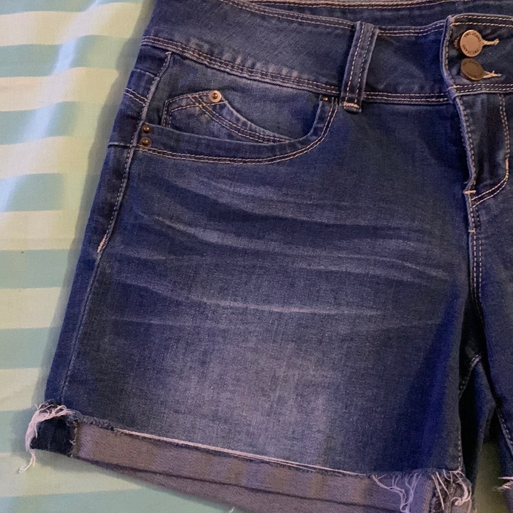 Wanna Betta Butt? YMI Shorts - Picture 2 of 13